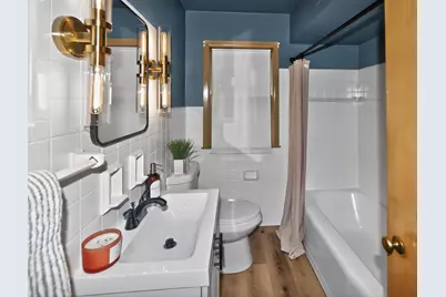 10708 W York Pl, Wauwatosa, WI 53222 - Photo 11