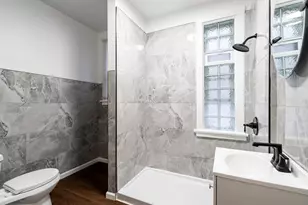 2239 S 11th St, Milwaukee, WI 53215 - Photo 15