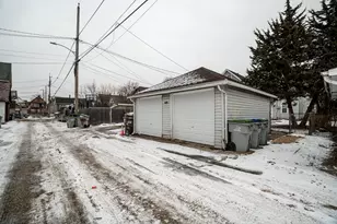 2239 S 11th St, Milwaukee, WI 53215 - Photo 21