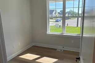 1044 Waterstone Ct, Pewaukee, WI 53072 - Photo 5