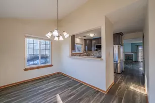 18775 Brookfield Lake Dr, Brookfield, WI 53045 - Photo 9