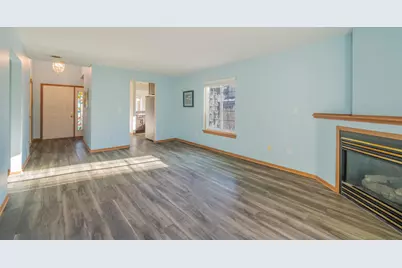 18775  Brookfield Lake Dr #8, Brookfield, WI 53045 - Photo 5