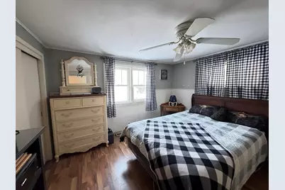 N44W28076  Capitol Dr, Delafield, WI 53072 - Photo 7