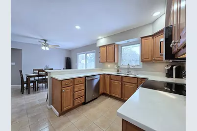 7448 N 90th St, Milwaukee, WI 53224 - Photo 5