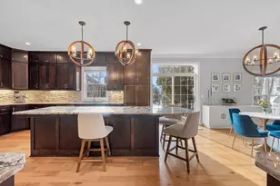 N29W26151 Coachman Dr, Pewaukee, WI 53072 - Photo 9