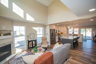 1126 Harbor Ave, West Bend, WI 53095 - Photo 9