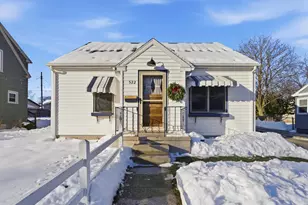 522 S 30th St, Manitowoc, WI 54220 - Photo 1