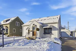 522 S 30th St, Manitowoc, WI 54220 - Photo 3