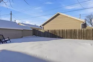 522 S 30th St, Manitowoc, WI 54220 - Photo 5