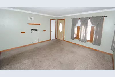 3641 N 93rd St, Milwaukee, WI 53222 - Photo 3