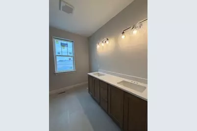 9800 N Migratory Ct, Mequon, WI 53097 - Photo 13