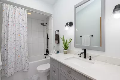 5422  Somerset Ln, Greenfield, WI 53221 - Photo 19