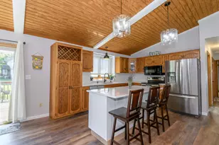 5422 Somerset Ln, Greenfield, WI 53221 - Photo 5