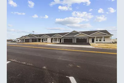 1601  Wildlife Dr #1, Kewaskum, WI 53040 - Photo 5