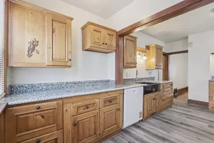 4027 N 24th Pl, Milwaukee, WI 53209 - Photo 7