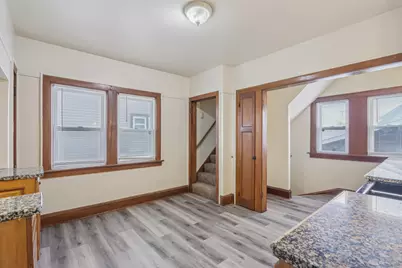 4027 N 24th Pl, Milwaukee, WI 53209 - Photo 5