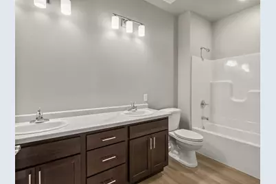 1601  Wildlife Dr #4, Kewaskum, WI 53040 - Photo 15