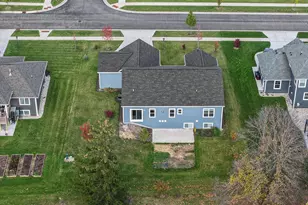 7911 W Oakwood Wy, Franklin, WI 53132 - Photo 35