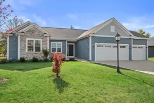 7911 W Oakwood Wy, Franklin, WI 53132 - Photo 1