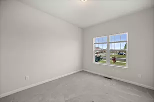 7911 W Oakwood Wy, Franklin, WI 53132 - Photo 17