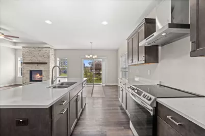 7911 W Oakwood Way, Franklin, WI 53132 - Photo 7