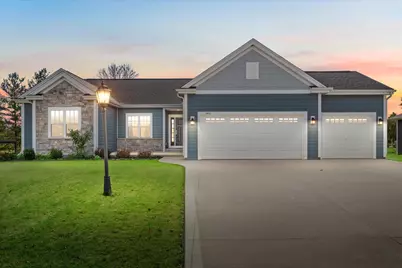 7911 W Oakwood Way, Franklin, WI 53132 - Photo 39