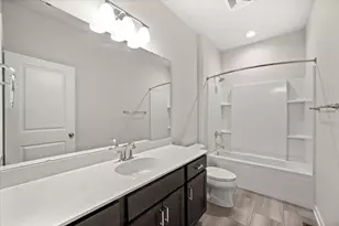 7911 W Oakwood Wy, Franklin, WI 53132 - Photo 23