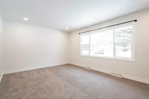 6604 W Glenbrook Rd, Brown Deer, WI 53223 - Photo 13