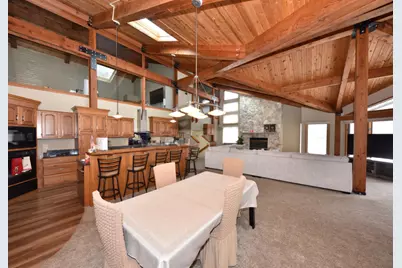 15150  Marilyn Dr, Elm Grove, WI 53122 - Photo 9