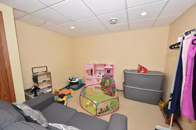 15150  Marilyn Dr, Elm Grove, WI 53122 - Photo 25