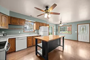 6813 Diane Dr, Newburg, WI 53090 - Photo 11