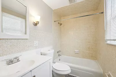 9630 W Rio St, Milwaukee, WI 53225 - Photo 15