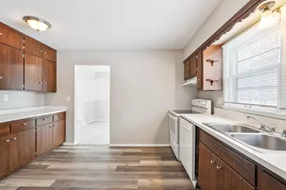 9630 W Rio St, Milwaukee, WI 53225 - Photo 13