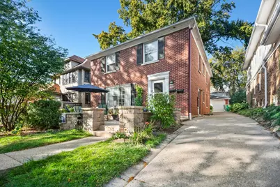 1700 E Menlo Blvd #Upper, Shorewood, WI 53211 - Photo 1