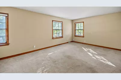 1700 E Menlo Blvd #Upper, Shorewood, WI 53211 - Photo 3