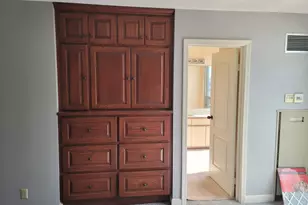 1660 N Prospect Ave, Milwaukee, WI 53202 - Photo 13