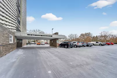 2525 S Shore Dr #11B, Milwaukee, WI 53207 - Photo 17