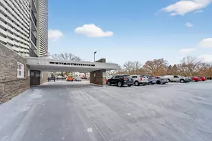 2525 S Shore Dr, Milwaukee, WI 53207 - Photo 17