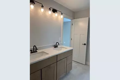 1344  Mohican Trl, Waukesha, WI 53189 - Photo 7