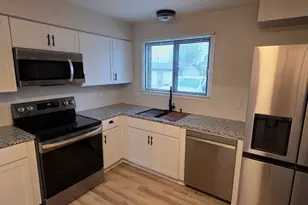 5749 Cambridge Cir, Racine, WI 53406 - Photo 5