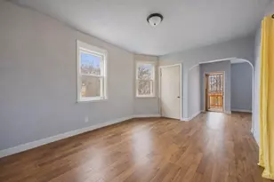 2010 N 31st St, Milwaukee, WI 53208 - Photo 9