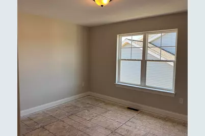 1013  Waterstone Ct, Pewaukee, WI 53072 - Photo 19