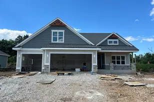 N55W25226 Crescent Hill Dr, Sussex, WI 53089 - Photo 9