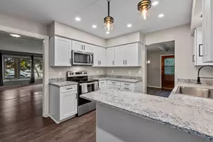 W174N9287 Joper Rd, Menomonee Falls, WI 53051 - Photo 7