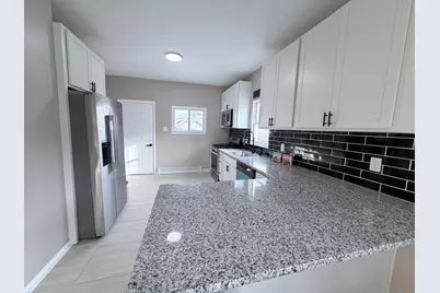 1136 S 57th St, West Allis, WI 53214 - Photo 3