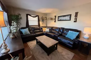 10525 W Rae Ave, Milwaukee, WI 53225 - Photo 7