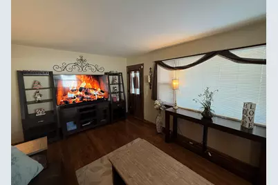 10525 W Rae Ave, Milwaukee, WI 53225 - Photo 5