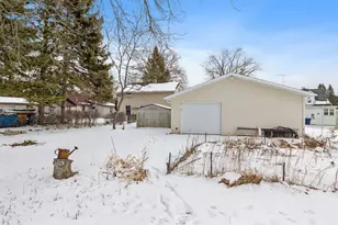 702 N 38th St, Sheboygan, WI 53081 - Photo 25