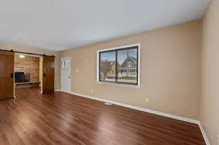 412 N Chicago Ave, South Milwaukee, WI 53172 - Photo 15