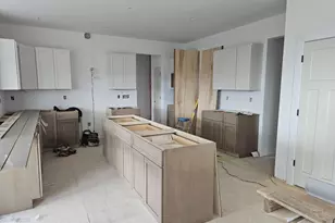 407 Ingleside Ct, Dousman, WI 53066 - Photo 3